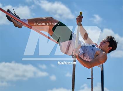 Thumbnail 3 in Spartan Relays (Pole Vault) photogallery.