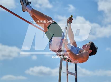 Thumbnail 2 in Spartan Relays (Pole Vault) photogallery.
