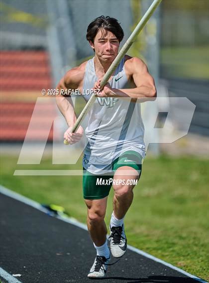 Thumbnail 2 in Spartan Relays (Pole Vault) photogallery.