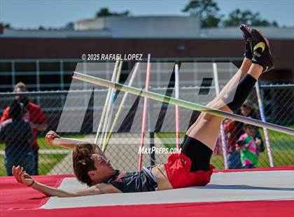 Thumbnail 1 in Spartan Relays (Pole Vault) photogallery.