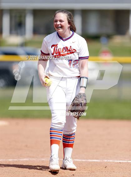 Thumbnail 1 in Chilton County vs Maplesville (Chilton County Tournament) photogallery.