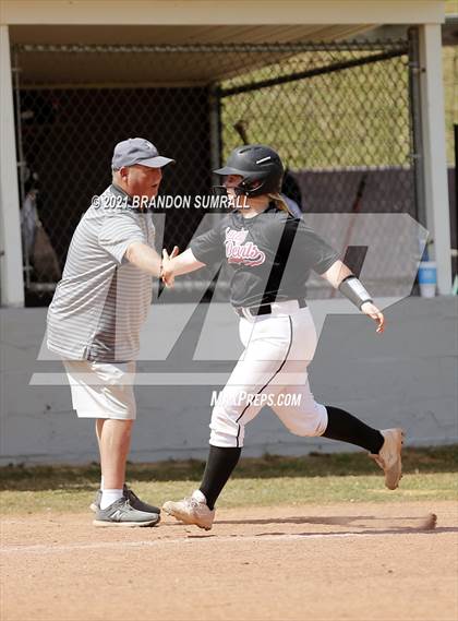 Thumbnail 3 in Chilton County vs Maplesville (Chilton County Tournament) photogallery.