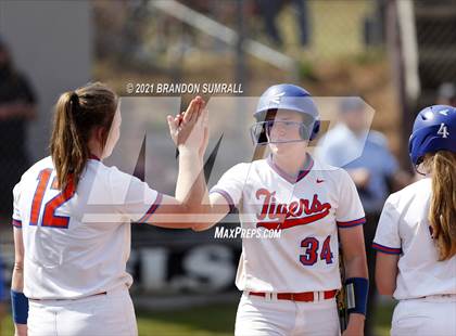 Thumbnail 1 in Chilton County vs Maplesville (Chilton County Tournament) photogallery.