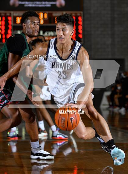 Thumbnail 3 in St. John Bosco vs. Long Beach Poly (Mater Dei Extravaganza) photogallery.