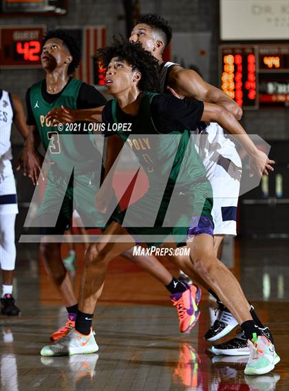 Thumbnail 3 in St. John Bosco vs. Long Beach Poly (Mater Dei Extravaganza) photogallery.