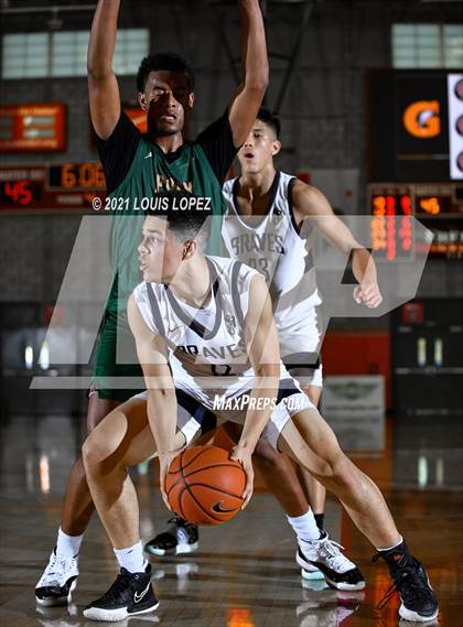 Thumbnail 1 in St. John Bosco vs. Long Beach Poly (Mater Dei Extravaganza) photogallery.