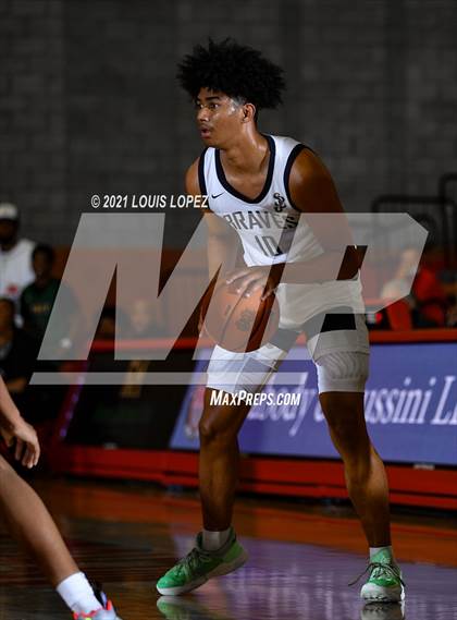 Thumbnail 1 in St. John Bosco vs. Long Beach Poly (Mater Dei Extravaganza) photogallery.