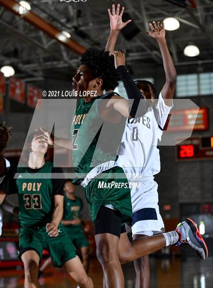 Thumbnail 1 in St. John Bosco vs. Long Beach Poly (Mater Dei Extravaganza) photogallery.