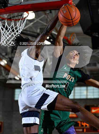 Thumbnail 1 in St. John Bosco vs. Long Beach Poly (Mater Dei Extravaganza) photogallery.