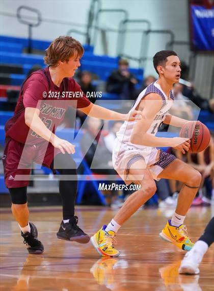 Thumbnail 1 in Red Mountain vs. Desert Vista photogallery.