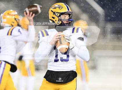 Thumbnail 2 in Avon vs. Anderson (OHSAA Division 2 Final) photogallery.