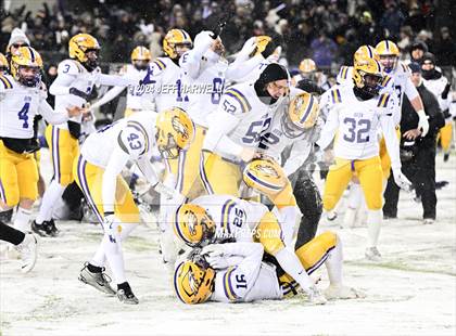 Thumbnail 3 in Avon vs. Anderson (OHSAA Division 2 Final) photogallery.
