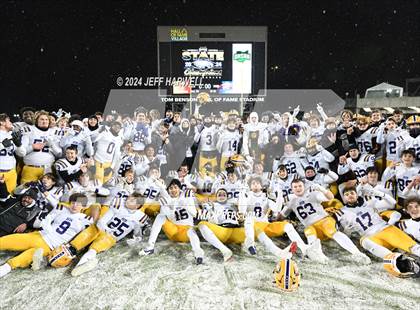 Thumbnail 2 in Avon vs. Anderson (OHSAA Division 2 Final) photogallery.