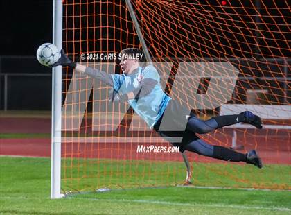 Thumbnail 2 in Liberty vs. Desert Mountain photogallery.