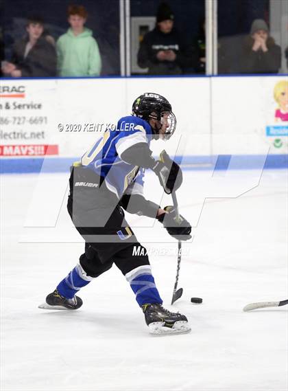 Thumbnail 3 in Howell vs L'Anse Creuse Unified (MHSAA District Quarterfinal) photogallery.