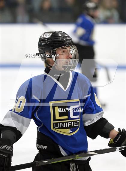 Thumbnail 3 in Howell vs L'Anse Creuse Unified (MHSAA District Quarterfinal) photogallery.