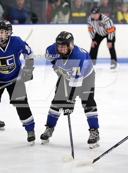 Thumbnail 3 in Howell vs L'Anse Creuse Unified (MHSAA District Quarterfinal) photogallery.