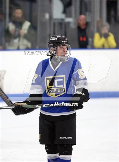 Thumbnail 2 in Howell vs L'Anse Creuse Unified (MHSAA District Quarterfinal) photogallery.