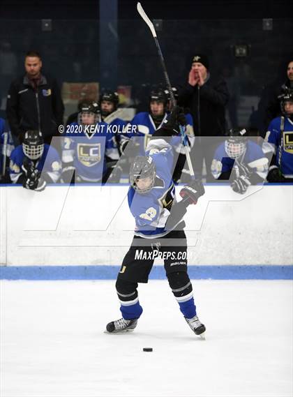 Thumbnail 3 in Howell vs L'Anse Creuse Unified (MHSAA District Quarterfinal) photogallery.