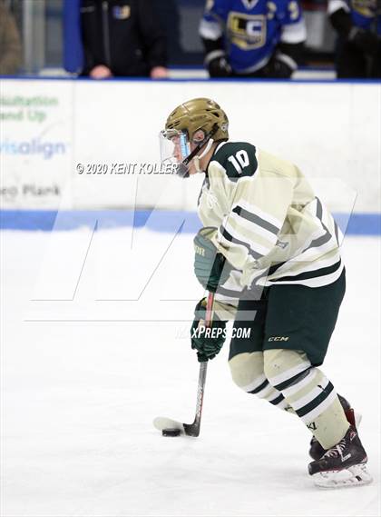 Thumbnail 1 in Howell vs L'Anse Creuse Unified (MHSAA District Quarterfinal) photogallery.