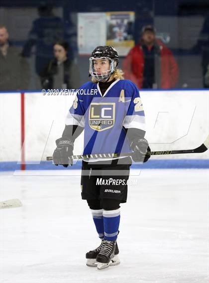 Thumbnail 2 in Howell vs L'Anse Creuse Unified (MHSAA District Quarterfinal) photogallery.