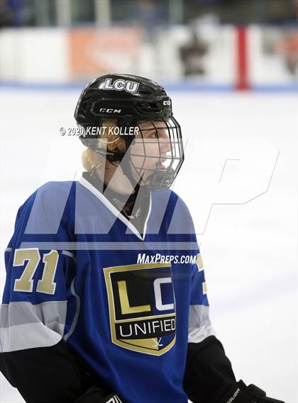 Thumbnail 3 in Howell vs L'Anse Creuse Unified (MHSAA District Quarterfinal) photogallery.
