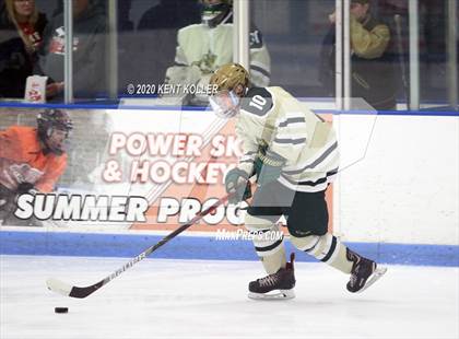 Thumbnail 1 in Howell vs L'Anse Creuse Unified (MHSAA District Quarterfinal) photogallery.