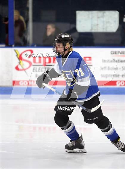 Thumbnail 3 in Howell vs L'Anse Creuse Unified (MHSAA District Quarterfinal) photogallery.