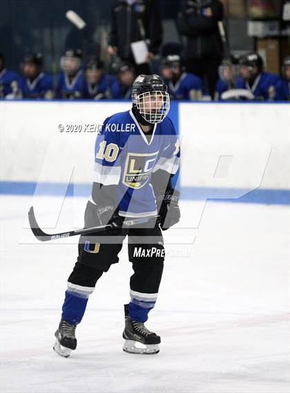 Thumbnail 1 in Howell vs L'Anse Creuse Unified (MHSAA District Quarterfinal) photogallery.