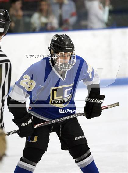 Thumbnail 1 in Howell vs L'Anse Creuse Unified (MHSAA District Quarterfinal) photogallery.