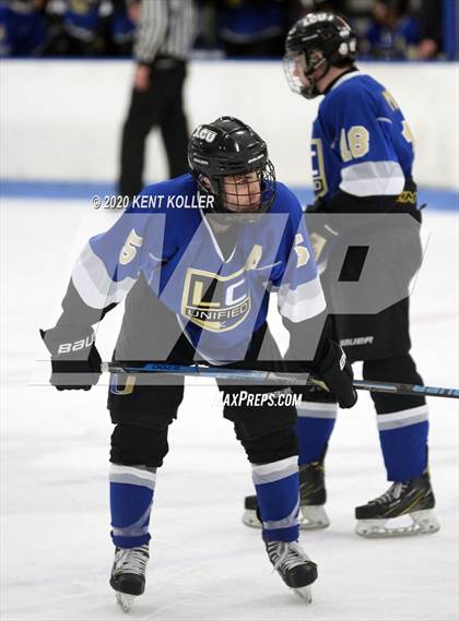 Thumbnail 1 in Howell vs L'Anse Creuse Unified (MHSAA District Quarterfinal) photogallery.