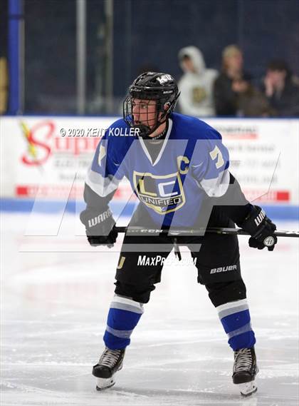 Thumbnail 3 in Howell vs L'Anse Creuse Unified (MHSAA District Quarterfinal) photogallery.