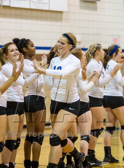 Thumbnail 2 in Lindale vs Wylie (UIL 4A Area Playoff) photogallery.