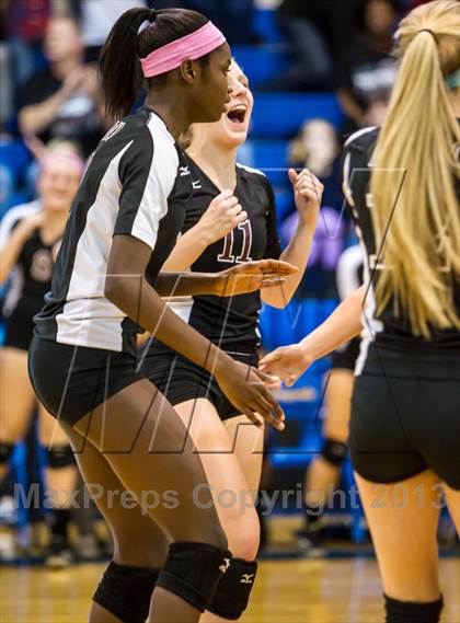Thumbnail 3 in Lindale vs Wylie (UIL 4A Area Playoff) photogallery.