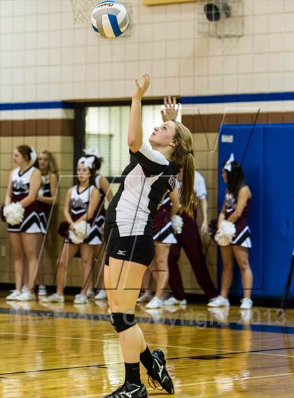 Thumbnail 3 in Lindale vs Wylie (UIL 4A Area Playoff) photogallery.