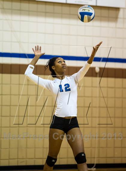 Thumbnail 2 in Lindale vs Wylie (UIL 4A Area Playoff) photogallery.