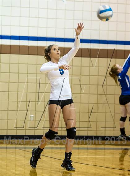 Thumbnail 3 in Lindale vs Wylie (UIL 4A Area Playoff) photogallery.