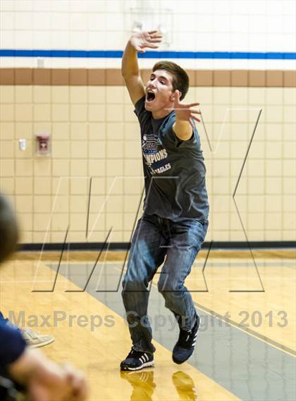 Thumbnail 2 in Lindale vs Wylie (UIL 4A Area Playoff) photogallery.