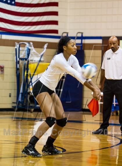 Thumbnail 1 in Lindale vs Wylie (UIL 4A Area Playoff) photogallery.