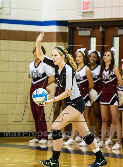 Thumbnail 2 in Lindale vs Wylie (UIL 4A Area Playoff) photogallery.