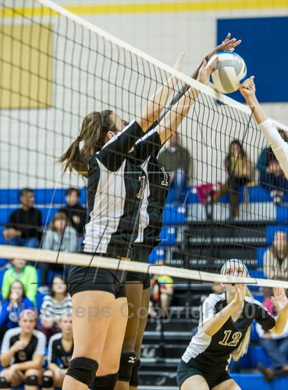 Thumbnail 2 in Lindale vs Wylie (UIL 4A Area Playoff) photogallery.