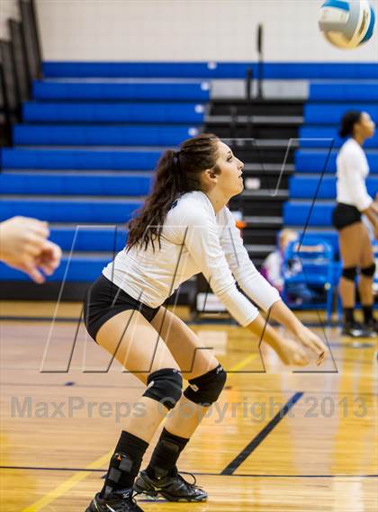 Thumbnail 3 in Lindale vs Wylie (UIL 4A Area Playoff) photogallery.