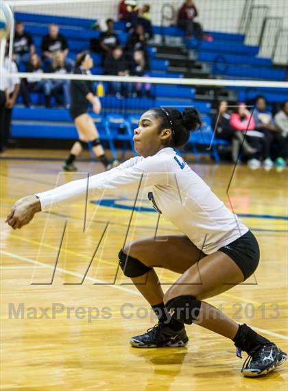 Thumbnail 3 in Lindale vs Wylie (UIL 4A Area Playoff) photogallery.