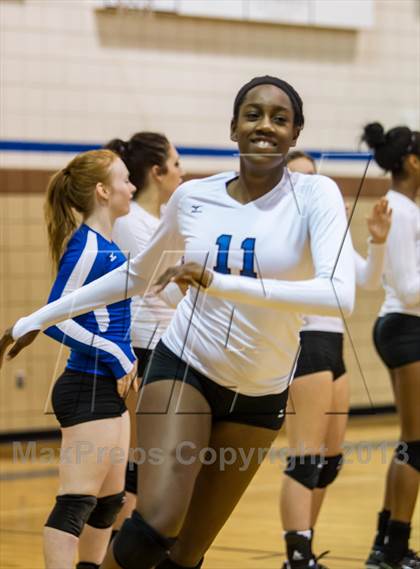 Thumbnail 1 in Lindale vs Wylie (UIL 4A Area Playoff) photogallery.