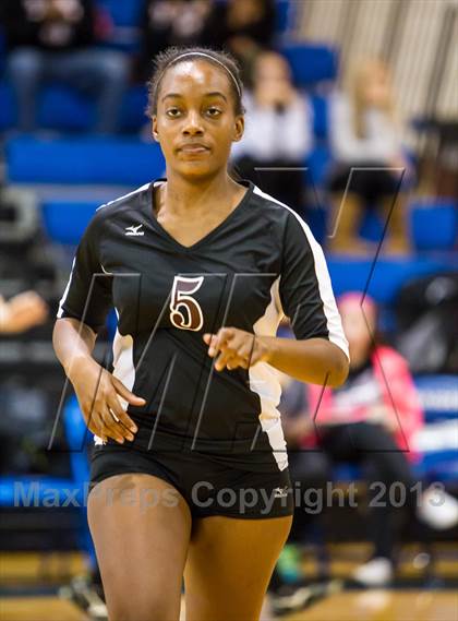 Thumbnail 1 in Lindale vs Wylie (UIL 4A Area Playoff) photogallery.