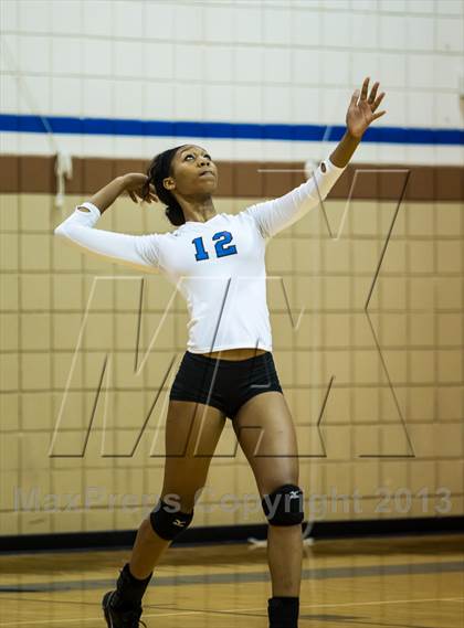 Thumbnail 2 in Lindale vs Wylie (UIL 4A Area Playoff) photogallery.