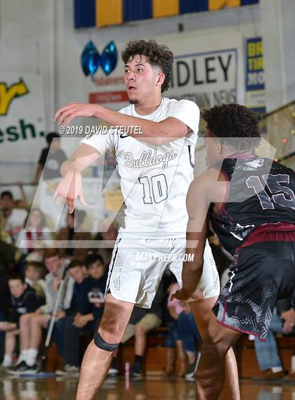 Thumbnail 3 in Weston Ranch vs. Gridley (Gridley Invitational) photogallery.