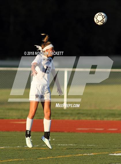 Thumbnail 3 in Louisburg vs. Hayden (KSHSAA 4-1A Semifinal) photogallery.