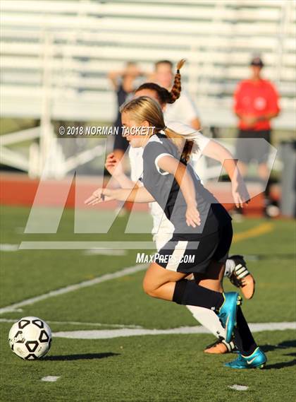 Thumbnail 3 in Louisburg vs. Hayden (KSHSAA 4-1A Semifinal) photogallery.
