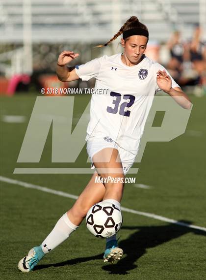 Thumbnail 3 in Louisburg vs. Hayden (KSHSAA 4-1A Semifinal) photogallery.